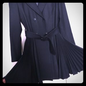 Wool Coat double breasted belted w. pleated skirt
